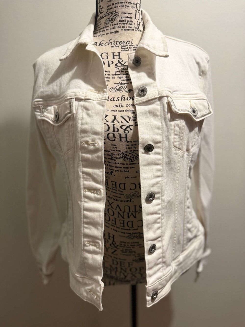 Vintage 90’s Y2K Levi's Cream Denim Jacket